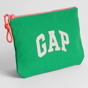 🐸 NWT 🐸 GAP logo pouch